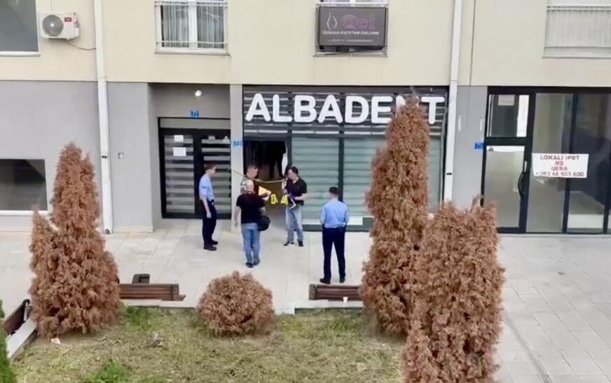 Vetëvrasje në Prishtinë, dizajneri i njohur plagos edhe të dashurën