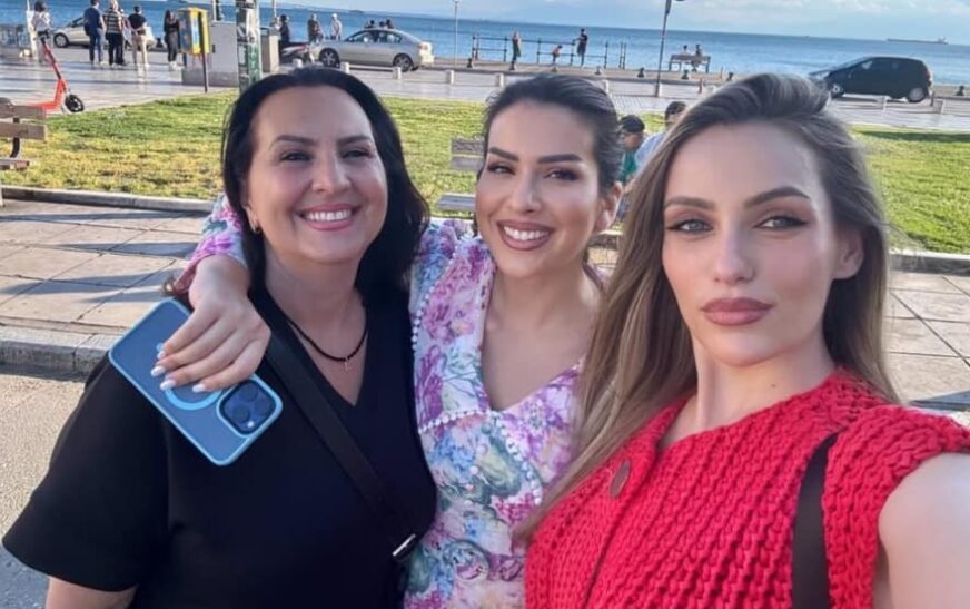 Fenomen që nuk shfaqet shpesh, vjehrra me dy rejat në bregdet