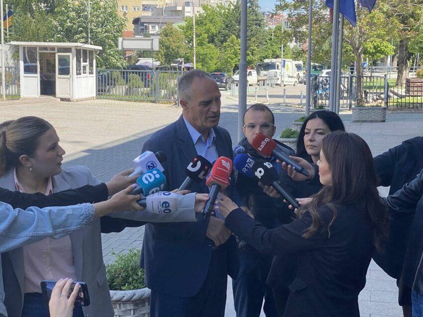 Hasani – PDK: Nuk do ta votoja Limajn për kryeparlamentar, ma ka sharë shumë Albinin!