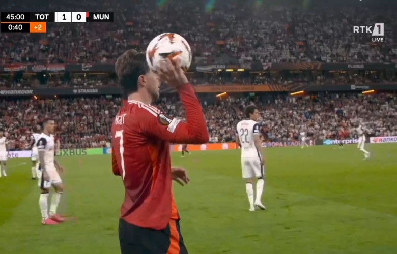Tottenhami triumfon në Europa League, mposht Unitedin në një sezon të dështuar në Premier League