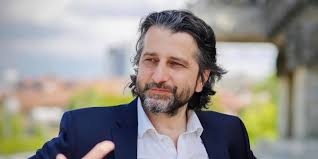 Kush më kritikon ia q* nanën”, gazetari i RTK-së thotë se Përparim Rama e shau me nënë