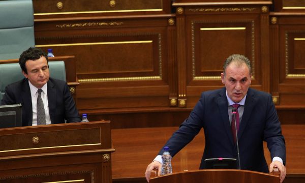 Sot mund të dalë “Tym i bardhë” nga Kuvendi, Fatmir Limaj pritet të jetë kandidati i ri për kryeparlamentar