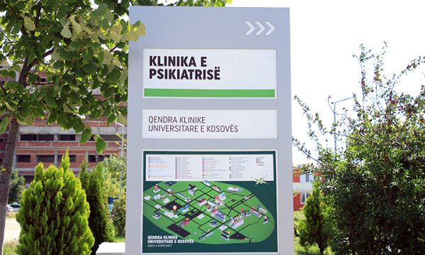 Kujdes: I arratisuri nga psikiatria merr veturën e babait dhe zhduket – familjarët alarmojnë për rrezik të madh