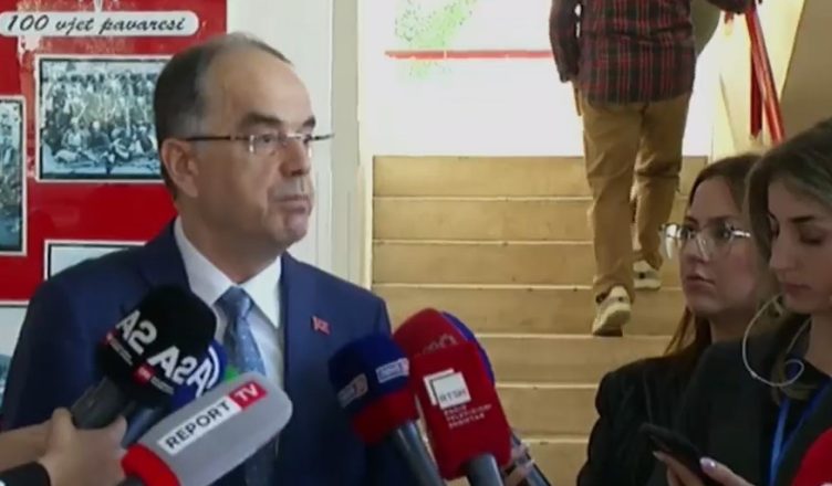 Voton Presidenti Bajram Begaj: Proces i qetë, qytetarët duhet të shprehin vullnetin e tyre