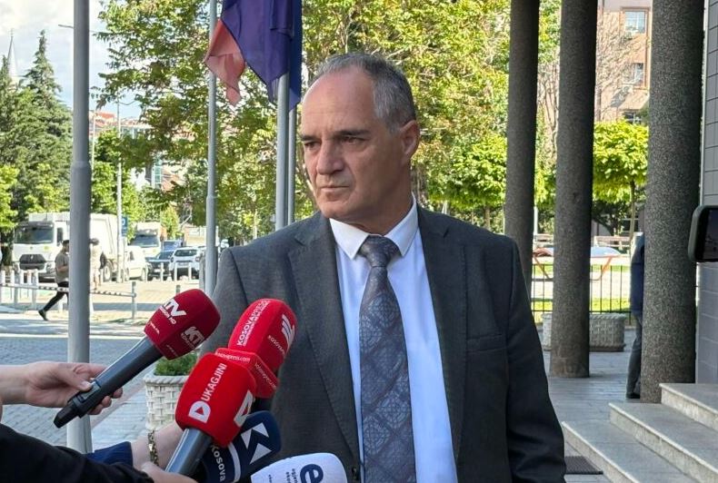 Hasani: S’pres ndryshim pa një vendim të Gjykatës Kushtetuese