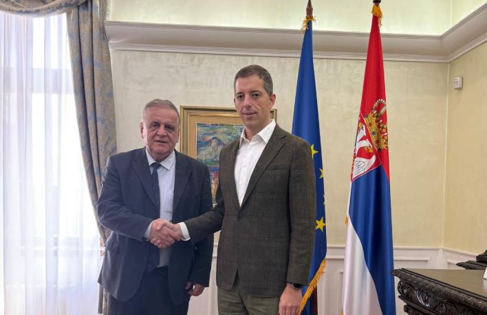 Nexhmedin Spahiu thotë se u ftua për takim nga ministri Gjuriq