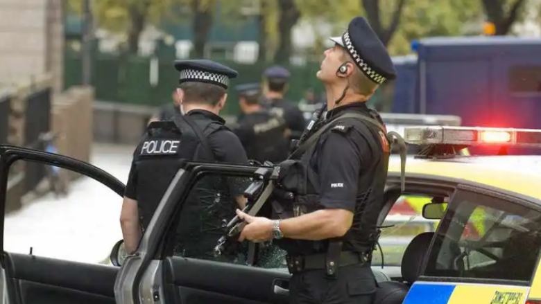 Zjarr në shtëpinë e kryeministrit britanik, arrestohet i dyshuari