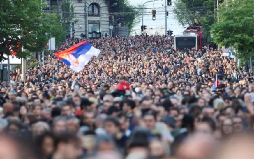 Protestat studentore në Serbi nuk ndalen, bllokojnë institucione në disa qytete