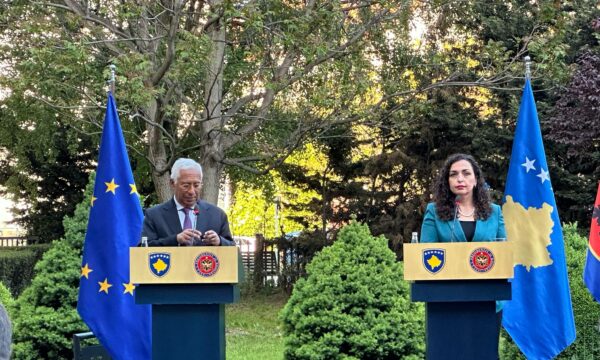 Osmani para Costas kërkon t’i hiqen masat Kosovës dhe që aplikimi për anëtarësim të mos arkivohet