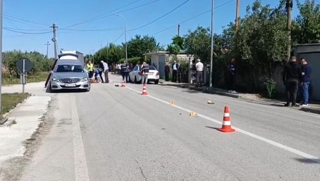 Aksident tragjik në Shqipëri: 92-vjeçari goditet nga vetura dhe humb jetën