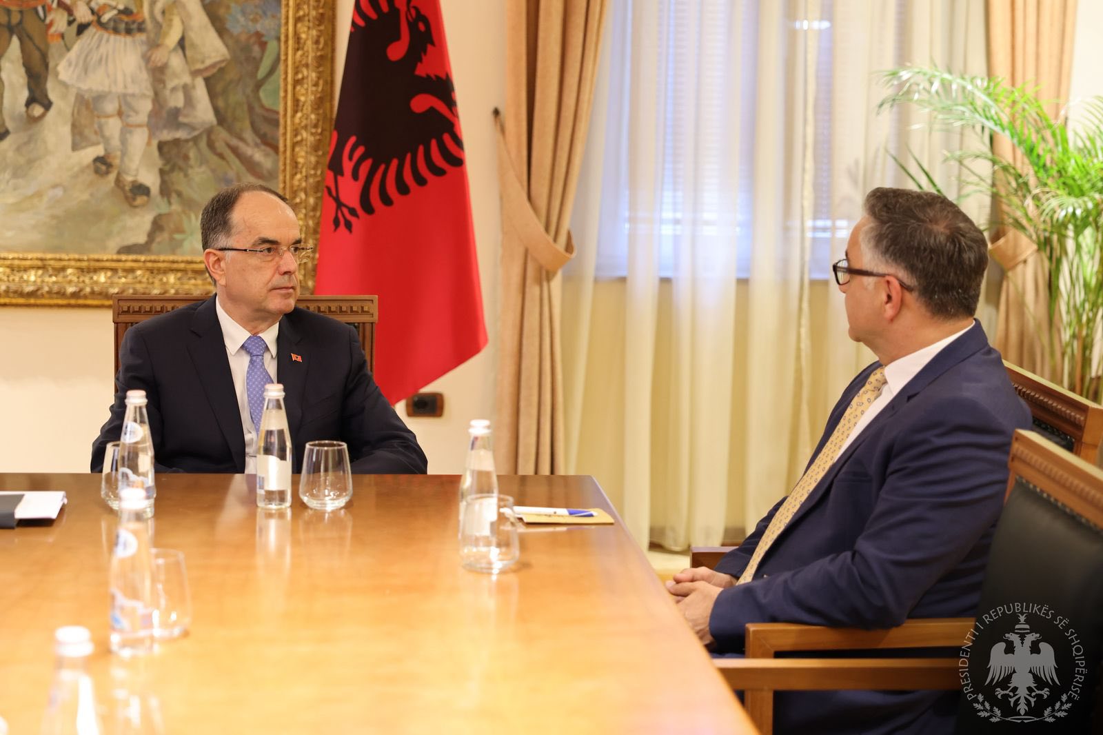 Tahiri takohet me Begajn: E falënderova për mbështetjen e madhe që po i jep Kosovës
