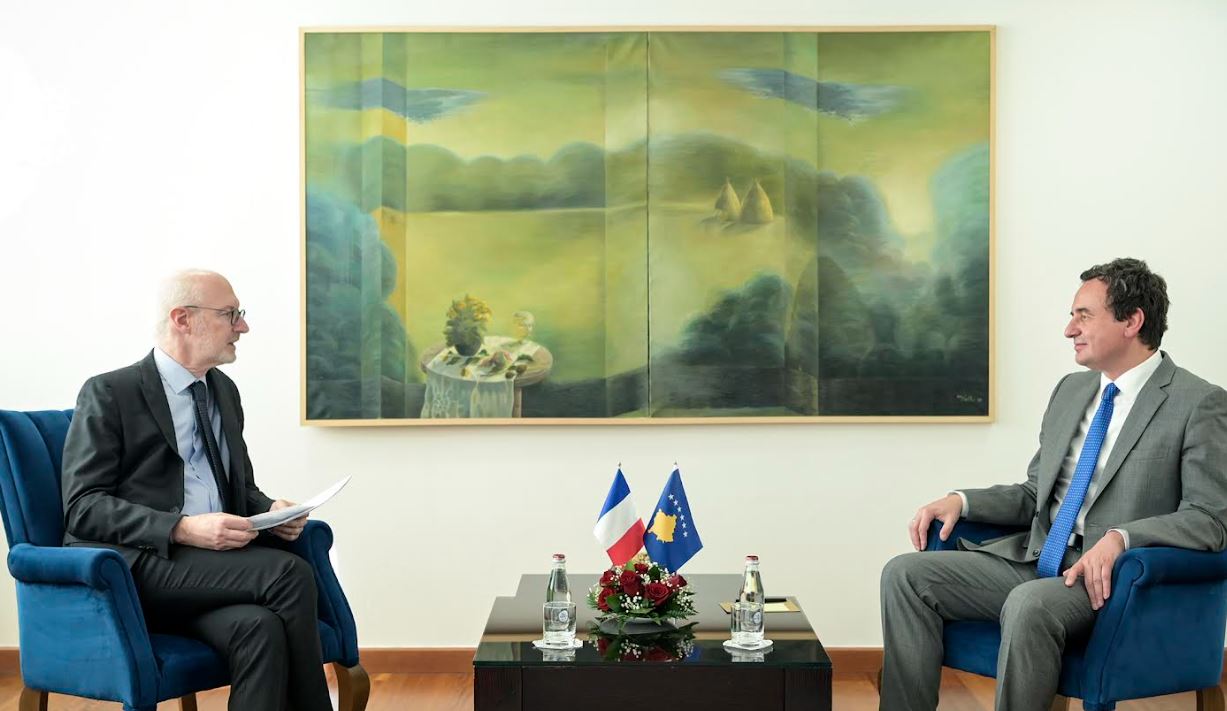 Mbyllja e zyrave paralele në veri, Ambasada franceze: Kosova po dërgon sinjale negative te partnerët