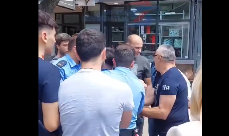 Zyrtari policor i përfshirë në rastin në veri merr kërcënime përmes rrjeteve sociale