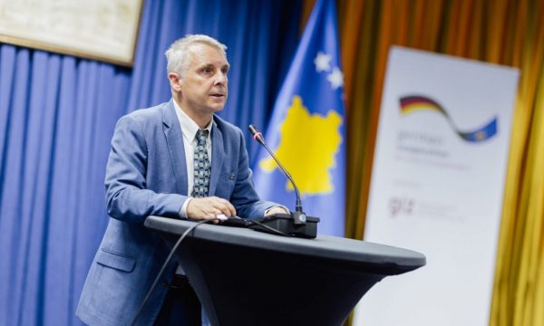 Rohde me thirrje për formimin e institucioneve: Politikanët ta vendosin shtetin para partisë