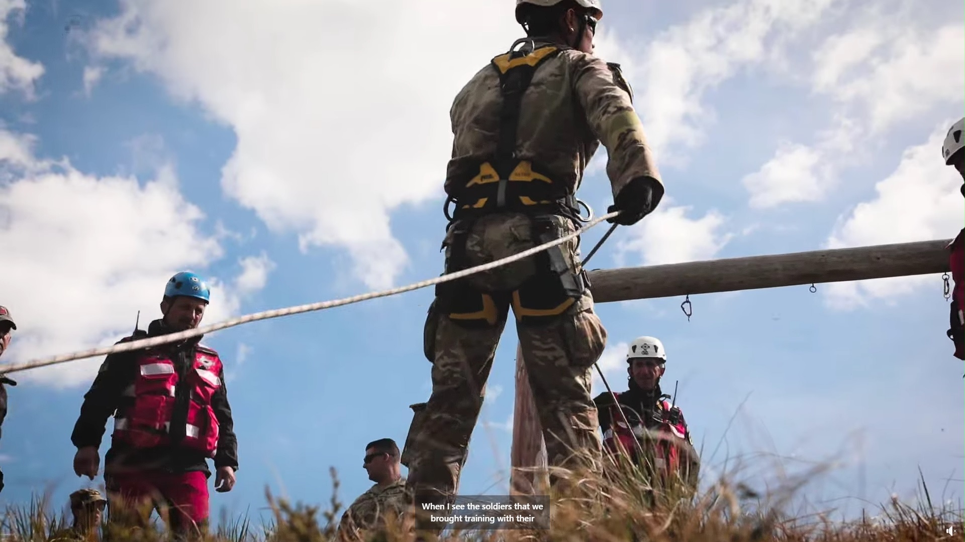 Ushtarët amerikanë dhe Shoqata e Kërkim-Shpëtimit e Kosovës, me stërvitje të përbashkët (VIDEO)