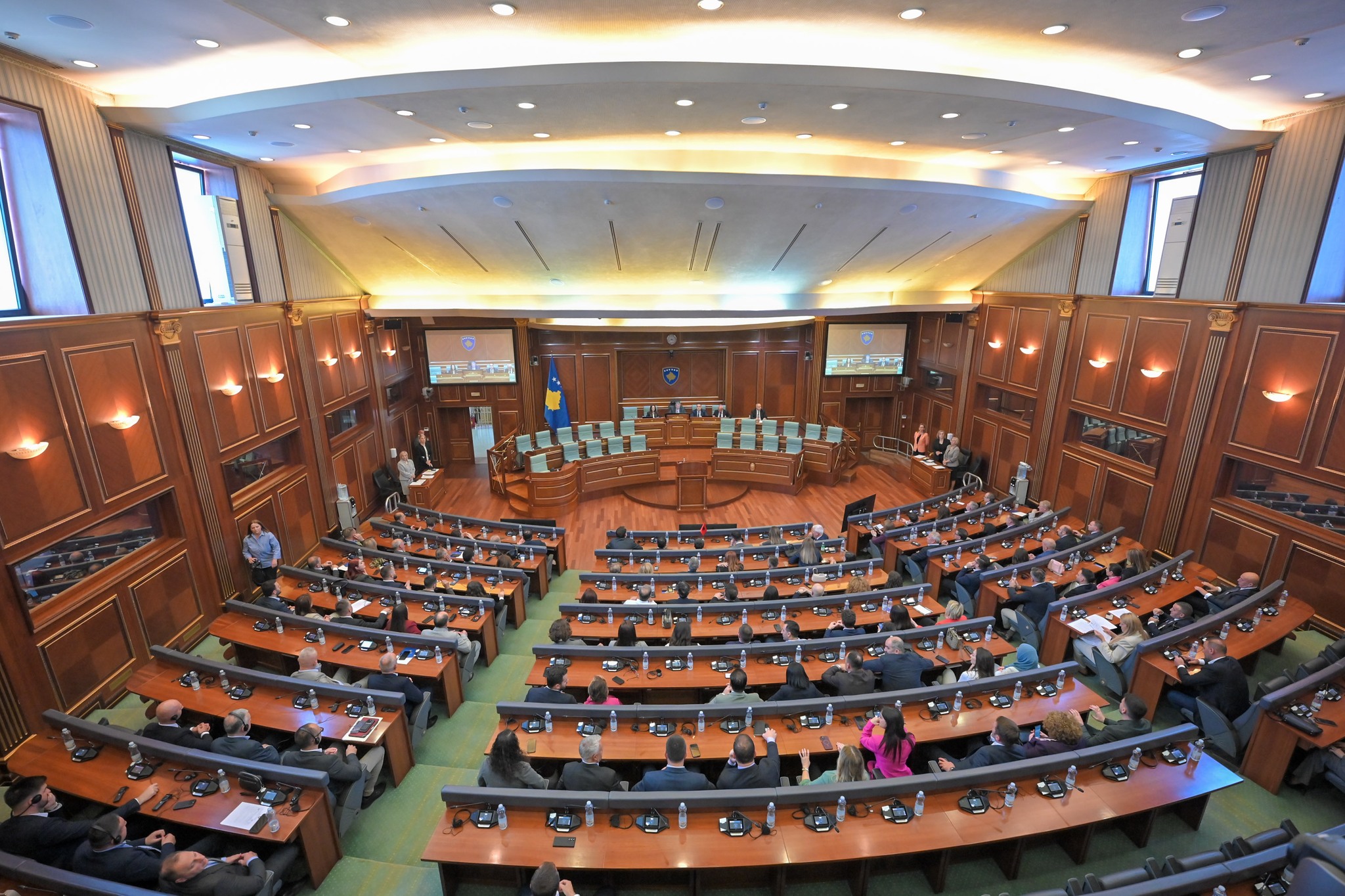 Nis grumbullimi i deputetëve të Kosovës për seancën e 10-të