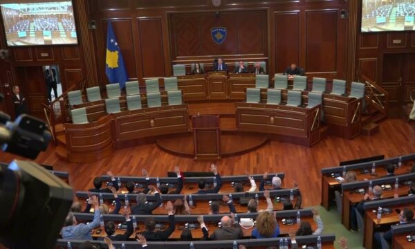 Seanca konstituive vazhdon më 7 maj në ora 10:00