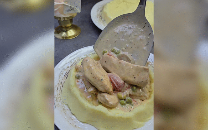 Dreka e së dielës: Recetë e shëndetshme me fileto pule dhe perime të pjekura