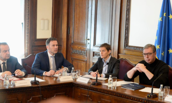 Vuçiq mbledh Këshillin për Siguri Kombëtare, raportohet se u diskutua për Kosovën dhe B e H-në