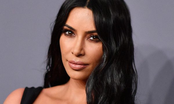 Zbulohet shuma e madhe me të cilën Kim Kardashian i paguan 10 dadot e saj