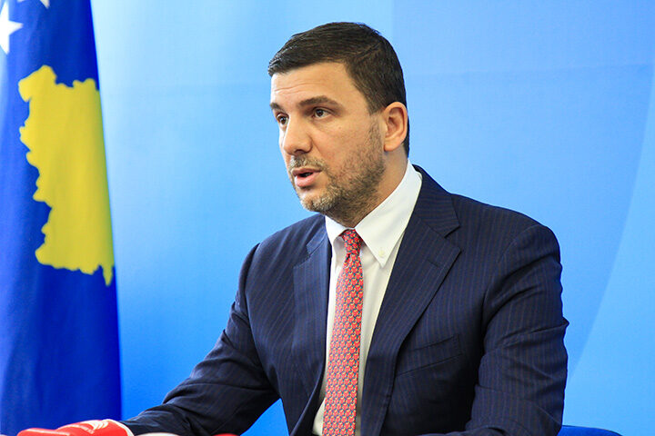 Krasniqi: Na vjen mirë që Kushtetuesja i dha fund kësaj loje të qëllimshme vonesash nga koalicioni VV-Guxo-Alternativa
