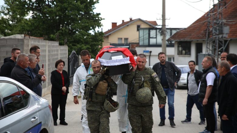 Gjithçka gati për ceremoninë e rivarrosjes së dëshmorëve të Vrellës së Istogut