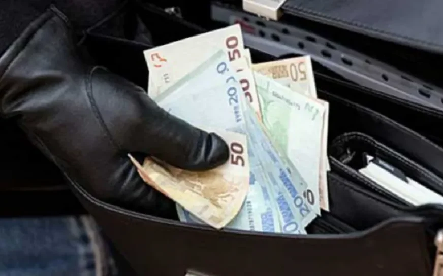 Grabitje në Prishtinë, një person dyshohet se vodhi një shumë të hollash në një lokal