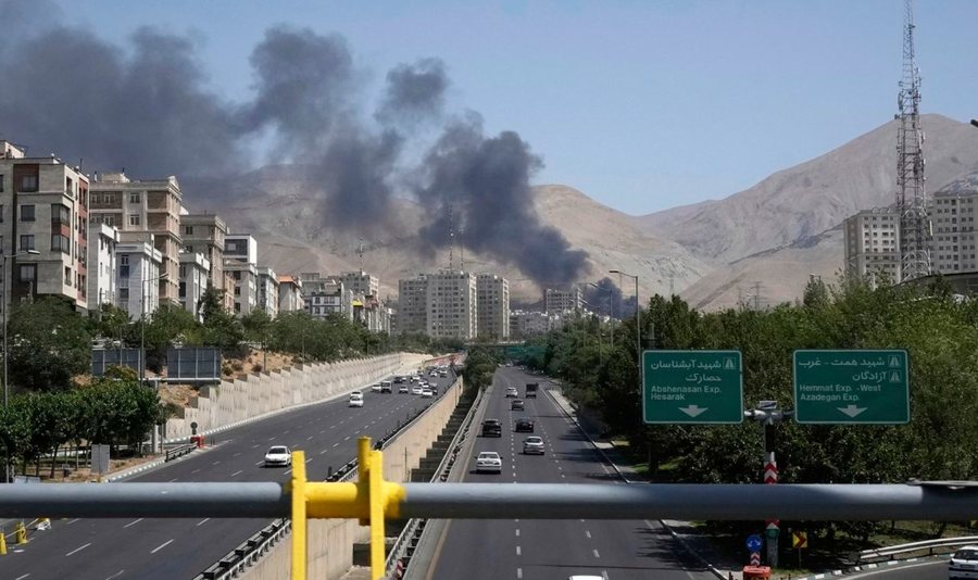 Izraeli paralajmëron banorët e lagjes më të pasur në Teheran: Largohuni, do sulmojmë