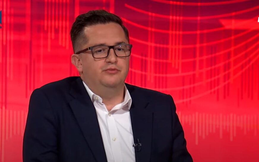 Mustafa habit me deklaratën: Kurti nuk dëshiron ta bëjë Haxhiun kryetare të Kuvendit (VIDEO)