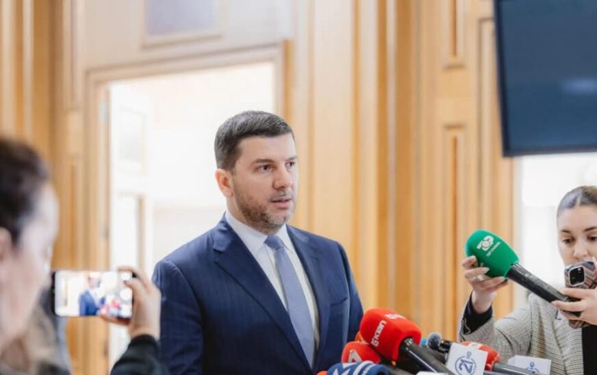 Krasniqi: Pozitive që Trump e përmendi Kosovën – Neve na takon të mendojmë se ku është vendi ynë