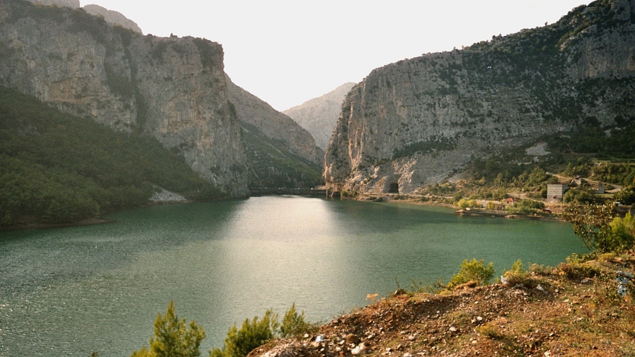 Tragjike në Shqipëri, mbytet në lum një 22-vjeçar