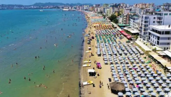 Po kalonte pushimet në Durrës, mbytet në det