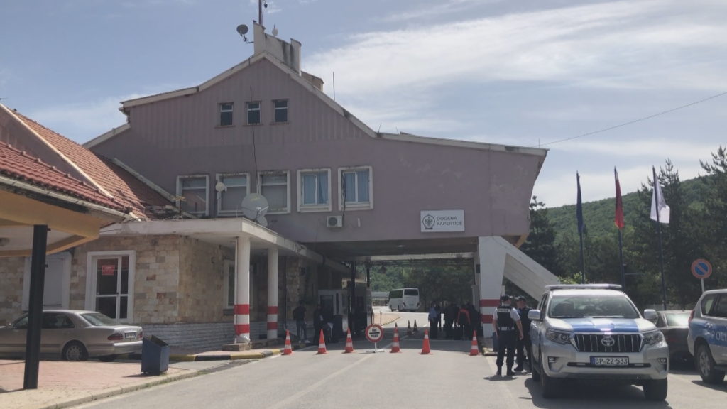 Kapet sasi e madhe e heroinës në Kapshticë, një i arrestuar