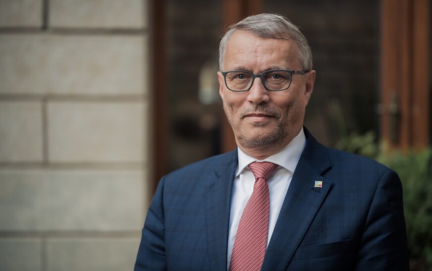 Ministri çek: Retorika agresive po e dëmton Kosovën dhe perspektivën e saj