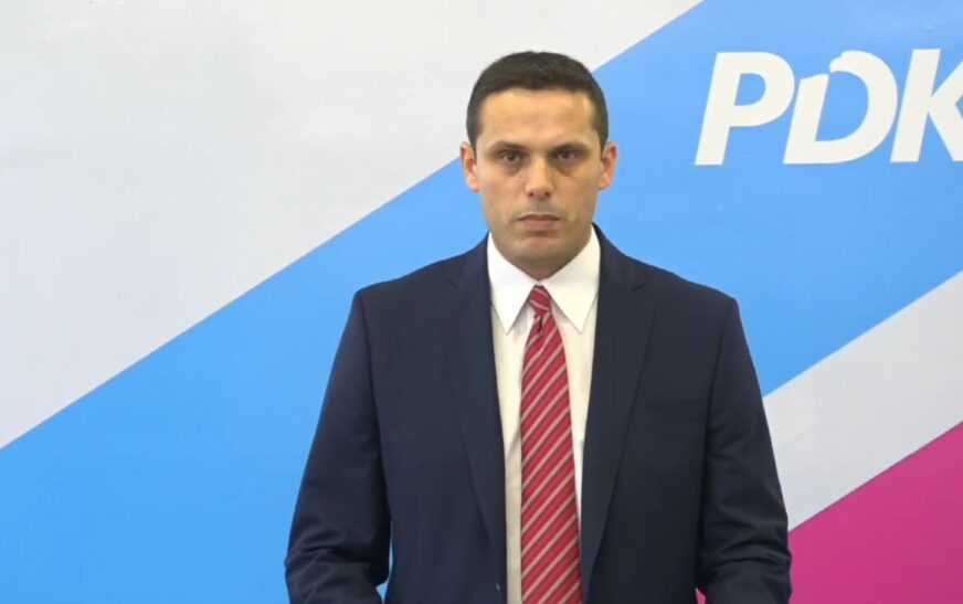 PDK-ja deklarohet në konferencë për media për vendimin e Gjykatës Kushtetuese lidhur me Kuvendin