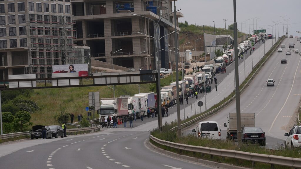Bizneset paralajmërojnë protestë më 11 qershor
