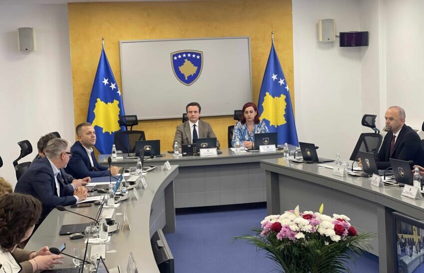 Qeveria ndan 4 milionë euro për t’ua paguar mërgimtarëve policën e sigurimit