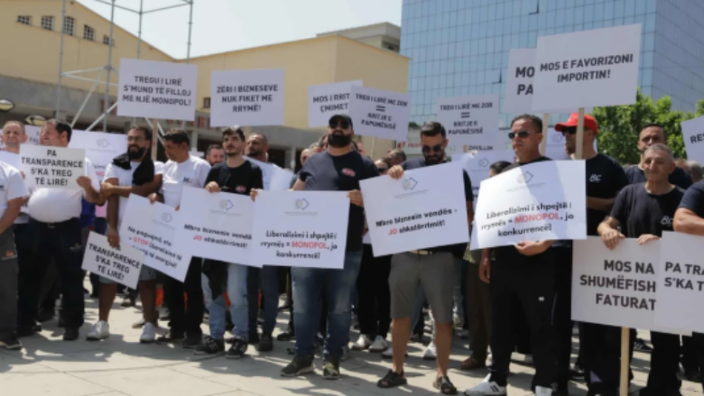 Paralajmërohet mbyllje e bizneseve e largime nga puna pas vendimit të ZRRE-së