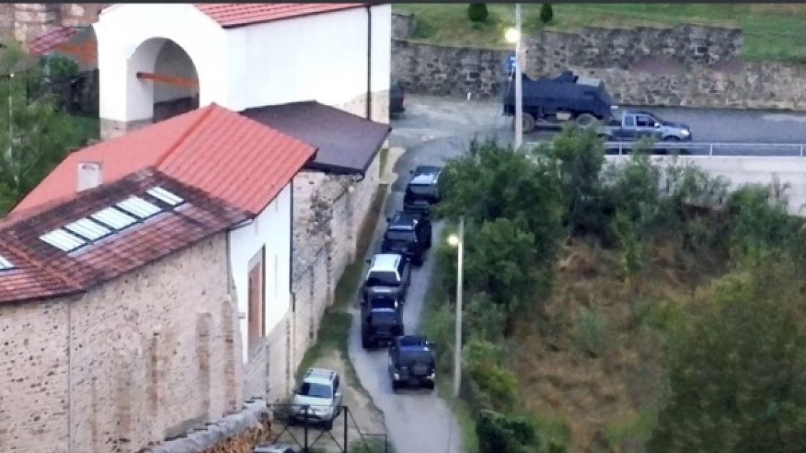 NATO kërkon nga Serbia ndjekjen penale të grupit të Banjskës dhe sulmuesve të KFOR-it në Zveçan