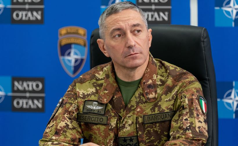 Komandanti i KFOR-it për bllokadën në Kuvend: Mjedisi i sigurisë është i ndikuar edhe nga situata politike