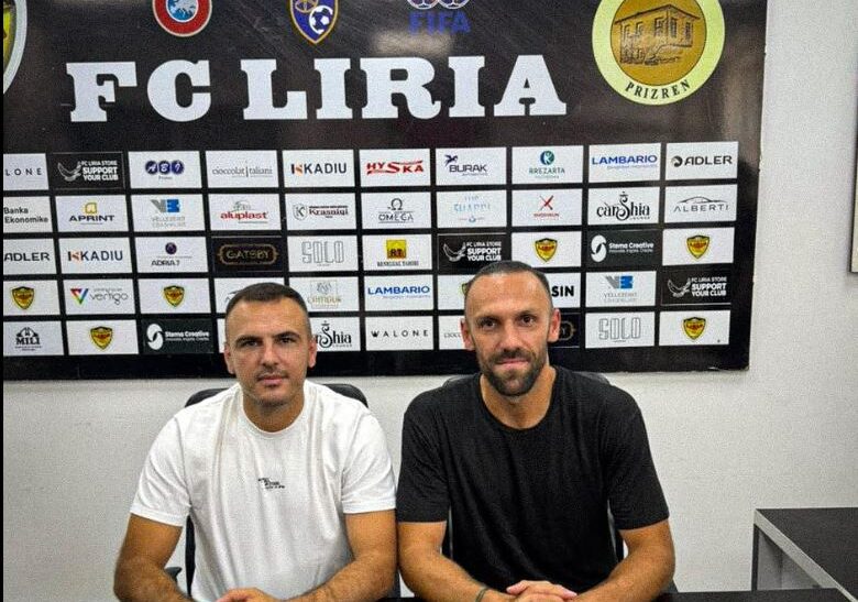 Vedat Muriqi viziton ish-klubin e tij të fëmijërisë
