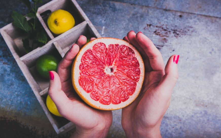 Tre lloje frutash që shkrijnë dhjamin e barkut