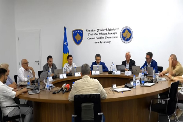 Mblidhet KQZ-ja, diskutohen pikat që kanë të bëjnë me zgjedhjet e 12 tetorit