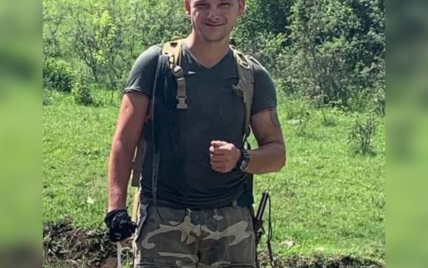 Ish-ushtari i UÇK-së nga Mitrovica jeton i vetëm në mal prej 10 vitesh – larg zhurmës, me plagë lufte dhe pasion për qetësinë