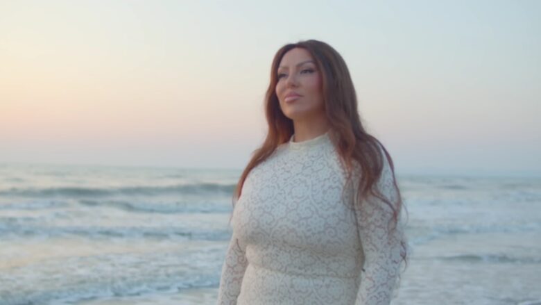 Arta Bajrami sjell këngën e re “Riviera”