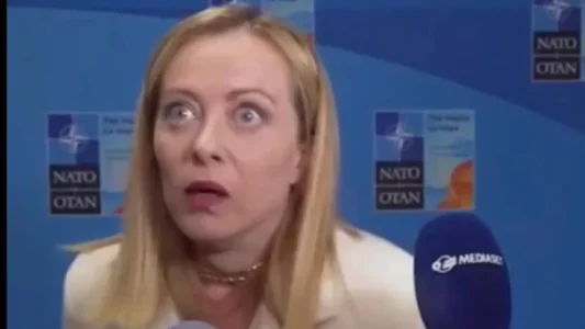 Meloni bëhet virale, mimikat e fytyrës së saj në samitin e NATO-s