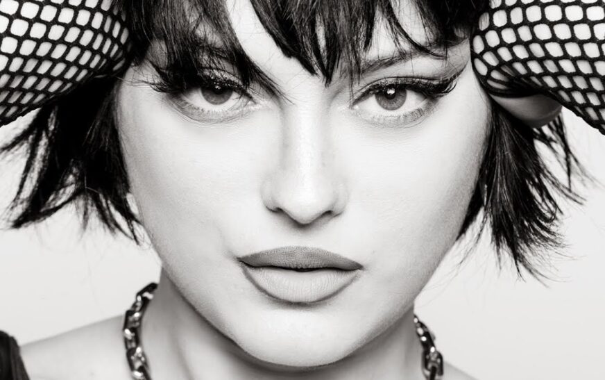 Bebe Rexha emocionon me mesazhin: “Isha pa para, ecja me orë të tëra…”