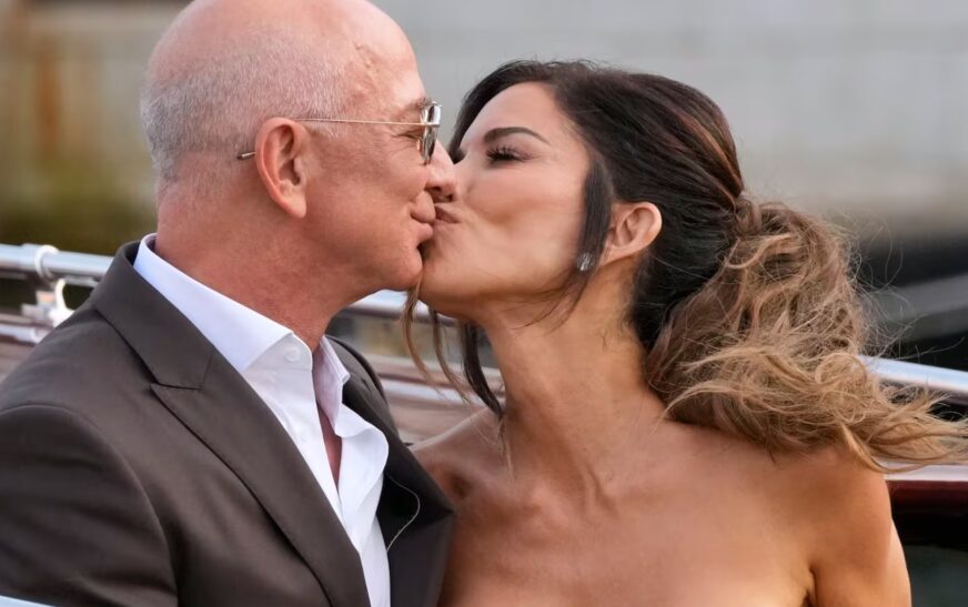Miliarderi Jeff Bezos iu lut partneres së tij Lauren Sanchez të thyente një traditë dasme por ajo nuk pranoi…