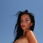 xheneta-fetahu-provokon-me-fotografite-ne-bikini-nga-pushimet-ne-jug-te-shqiperise