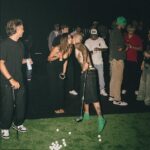 justin-bieber-publikon-nje-fotografi-te-rralle-nga-femijeria-me-ozzy-osbourne-ne-nje-permbledhje-imazhesh-nga-festa-e-albumit-te-ri